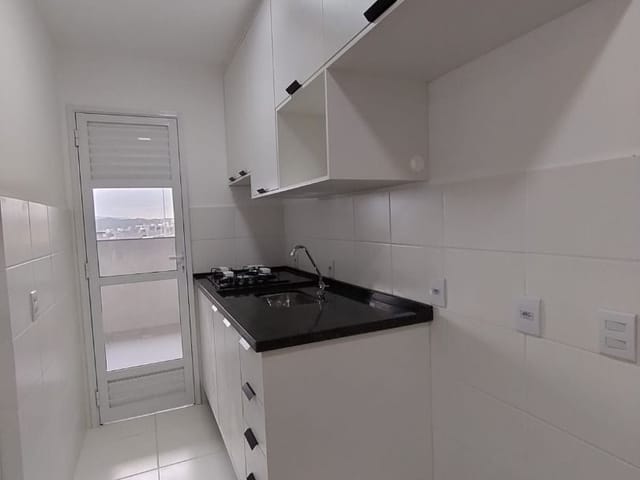 Apartamento 3 quartos e 2 banheiros, para alugar, no bairro Condomínio Residencial Colinas do Paratehy em São José dos Campos