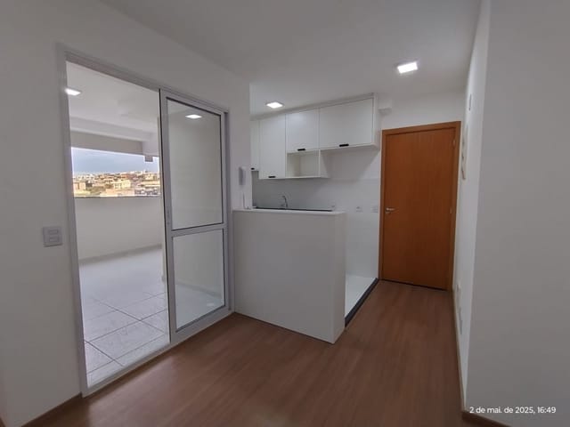 Apartamento 3 quartos e 2 banheiros, para alugar, no bairro Condomínio Residencial Colinas do Paratehy em São José dos Campos