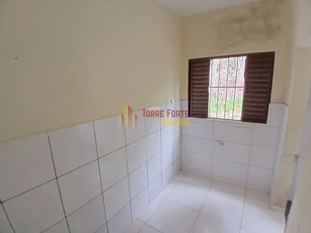 Casa com 30m² 1 quarto e 1 banheiro, para alugar, no bairro Jardim América em Belo Horizonte
