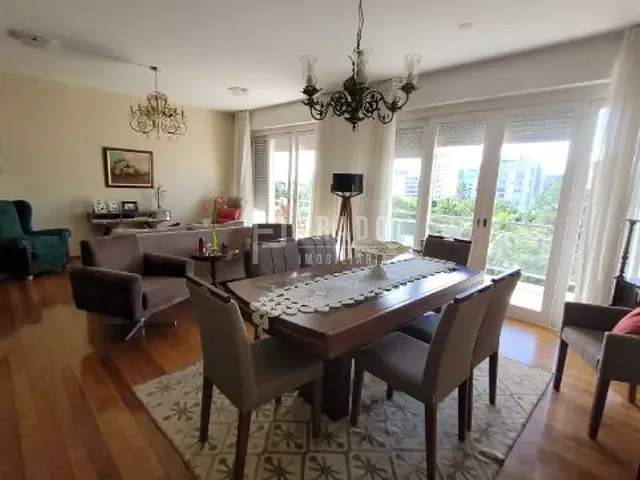 Apartamento 3 quartos e 3 banheiros, à venda, no bairro Centro em Pelotas