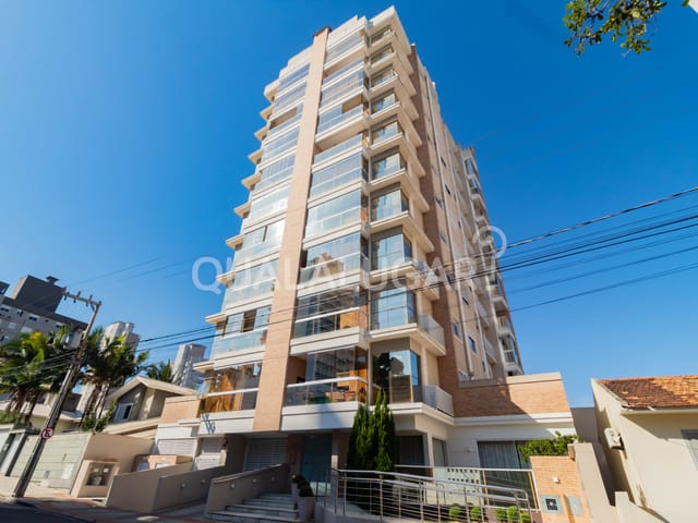 Apartamento com 75m² 2 quartos e 2 banheiros, para alugar, no bairro Centro em Tubarão