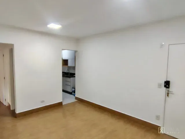 Apartamento 2 quartos e 2 banheiros, para alugar, no bairro Condomínio Royal Park em São José dos Campos