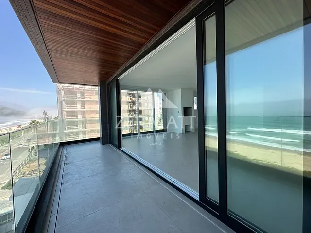 Apartamento com 226m² 4 quartos e 6 banheiros, à venda, no bairro Balneário Santa Clara em Itajaí