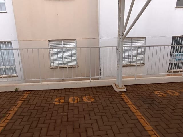 Apartamento 2 quartos e 1 banheiro, à venda, no bairro Chácara Manella em Cambé