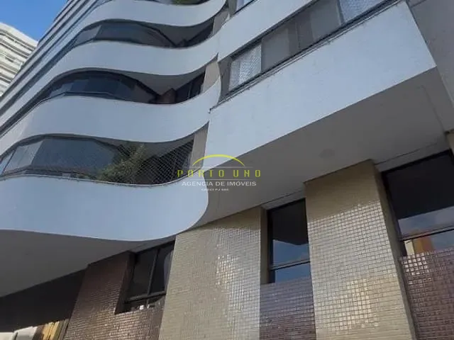 Apartamento 4 quartos e 5 banheiros, para alugar, no bairro Pituba em Salvador