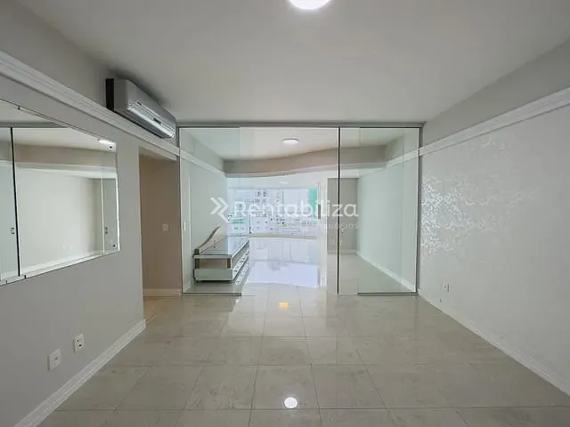 Apartamento com 242m² 3 quartos e 1 banheiro, à venda, no bairro Centro em Balneário Camboriú