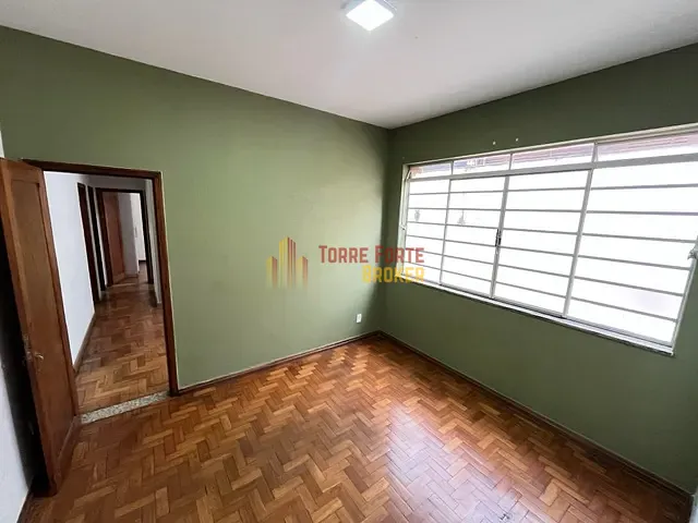 Apartamento com 126m² 3 quartos e 2 banheiros, para alugar, no bairro Vila Paris em Belo Horizonte