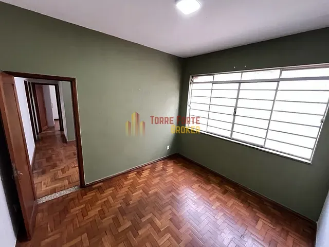 Apartamento com 126m² 3 quartos e 2 banheiros, para alugar, no bairro Vila Paris em Belo Horizonte