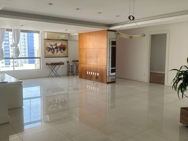 Apartamento 3 quartos e 2 banheiros, à venda, no bairro Centro em Lavras