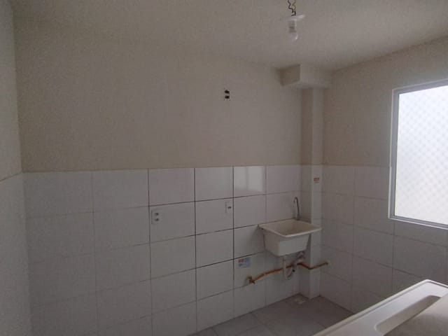 Apartamento 2 quartos e 1 banheiro, à venda, no bairro Chácara Manella em Cambé
