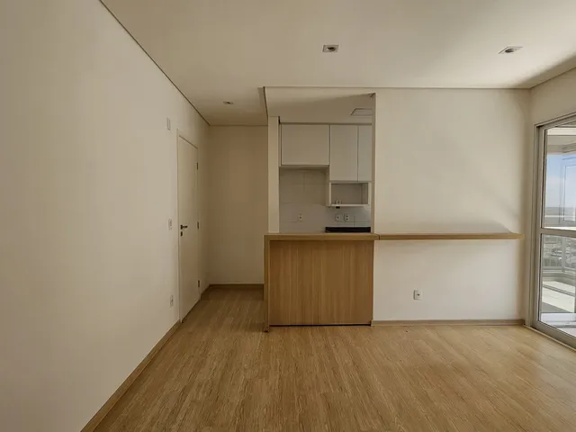 Apartamento com 104m² 3 quartos e 2 banheiros, à venda, no bairro Centro em Londrina