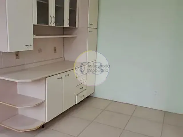 Apartamento 2 quartos e 2 banheiros, para alugar, no bairro Centro em Pelotas