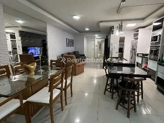 Apartamento com 300m² 4 quartos e 3 banheiros, à venda, no bairro Meia Praia em Itapema