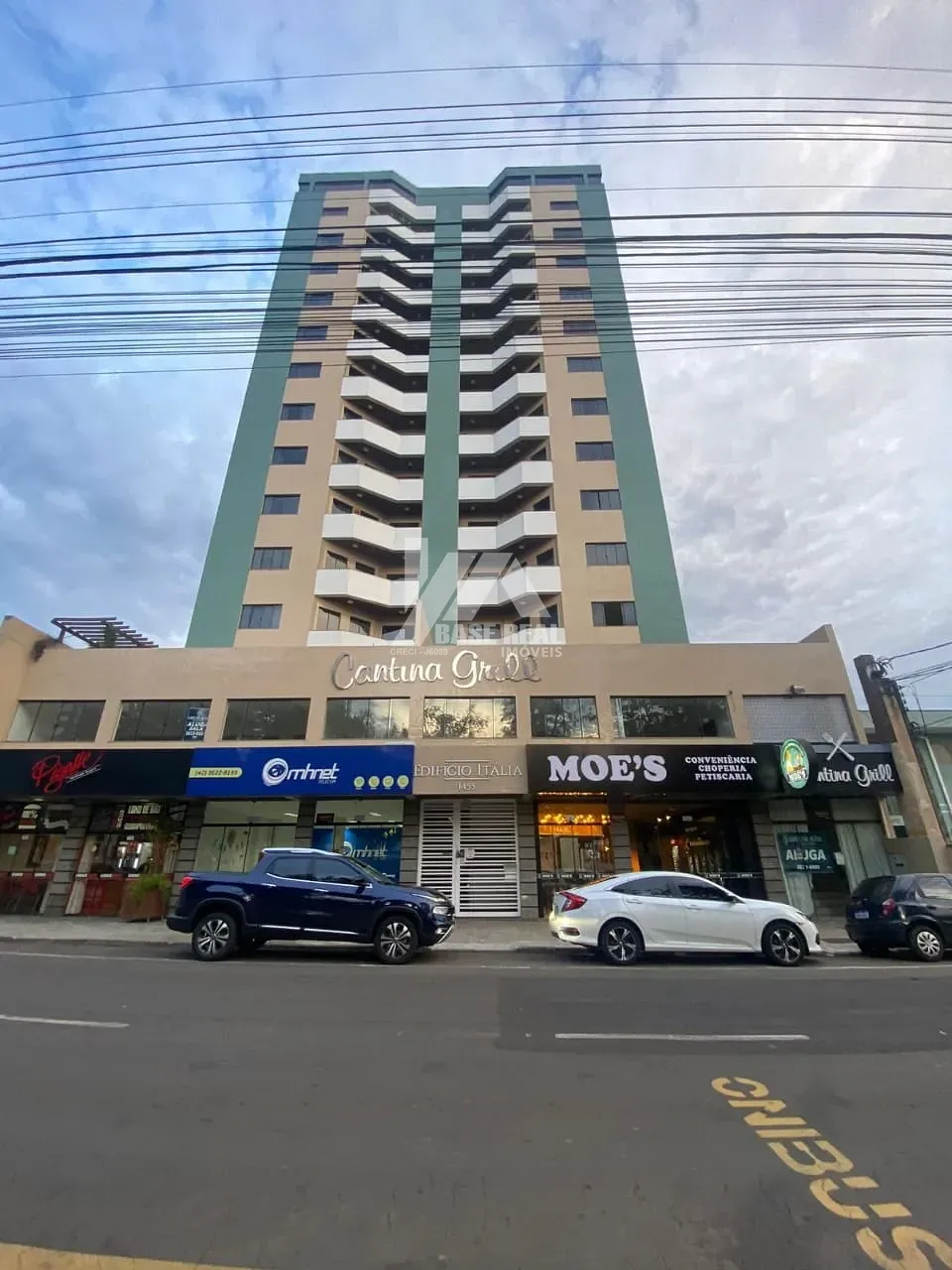 Cobertura duplex com 3 Dormitórios sendo 2 Suítes, disponível para Venda no Centro — Centro