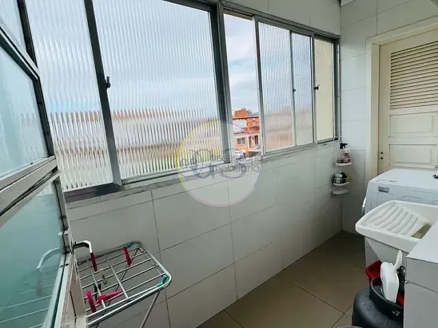 Apartamento com 76m² 2 quartos e 1 banheiro, para alugar, no bairro Centro em Pelotas