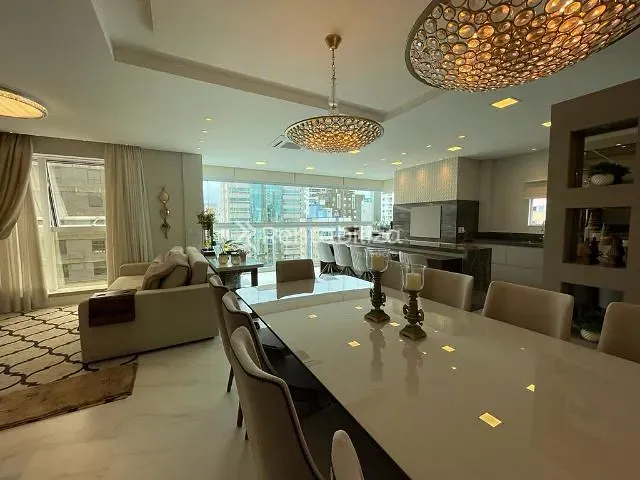 Apartamento 4 quartos e 4 banheiros, à venda, no bairro Meia Praia em Itapema
