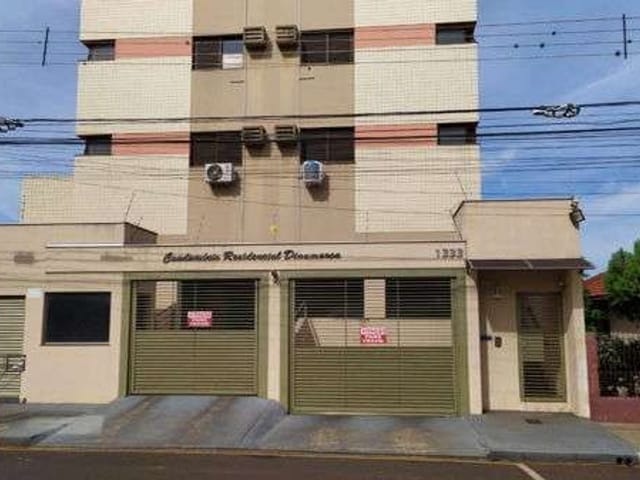 Apartamento com 100m² 3 quartos e 1 banheiro, à venda, no bairro Centro em Cambé