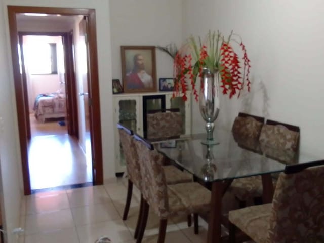 Apartamento com 100m² 3 quartos e 1 banheiro, à venda, no bairro Centro em Cambé