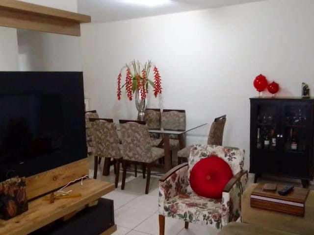 Apartamento com 100m² 3 quartos e 1 banheiro, à venda, no bairro Centro em Cambé