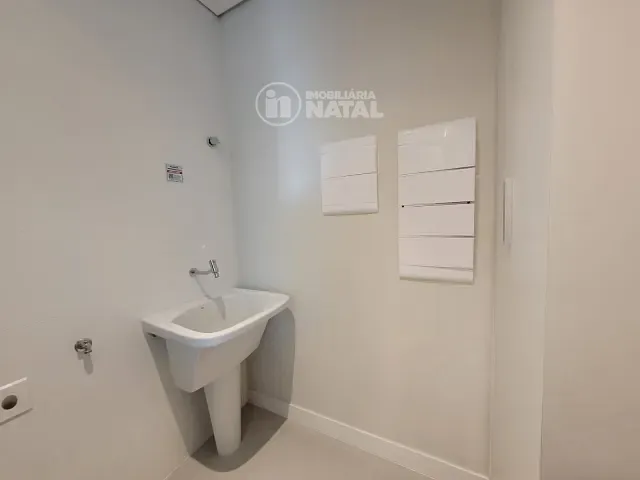 Apartamento com 100m² 3 quartos e 2 banheiros, para alugar, no bairro Centro em Londrina