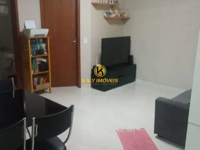 Apartamento 2 quartos e 2 banheiros, à venda, no bairro Vila Lucinda em Santo André