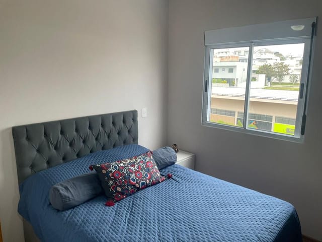 Apartamento 2 quartos e 1 banheiro, à venda ou para alugar, no bairro Colinas do Paratehy em São José dos Campos