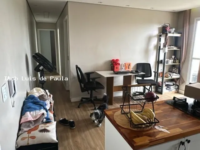 Apartamento 2 quartos e 1 banheiro, para alugar, no bairro Parque Imperial em Ferraz de Vasconcelos