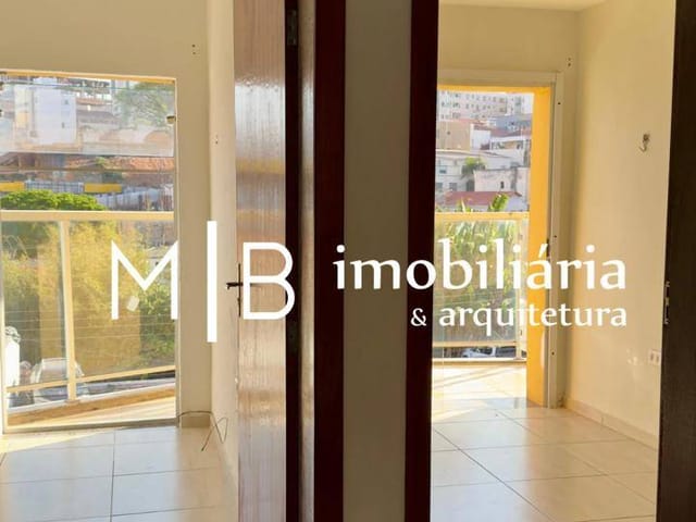Apartamento 2 quartos e 1 banheiro, para alugar, no bairro Centro em Lavras