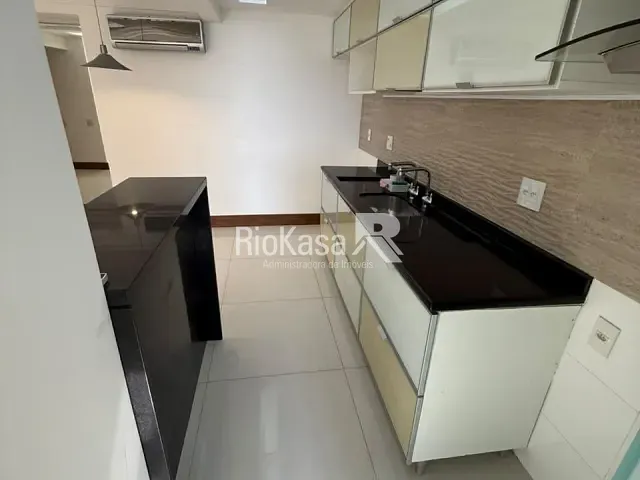 Apartamento 2 quartos e 2 banheiros, para alugar, no bairro Barra da Tijuca em Rio de Janeiro