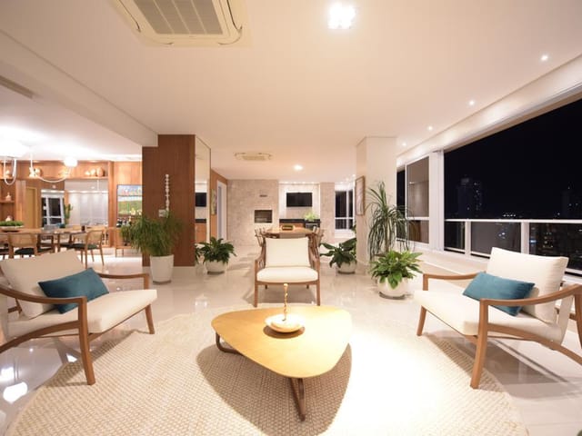 Apartamento 4 quartos e 6 banheiros, à venda, no bairro Setor Bueno em Goiânia