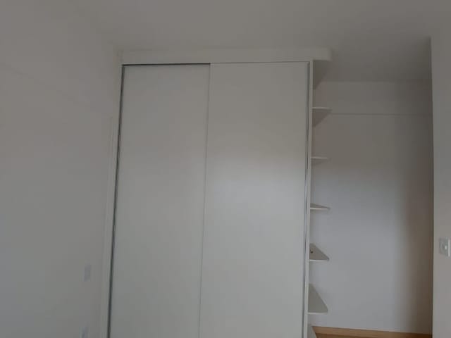 Apartamento 3 quartos e 3 banheiros, para alugar, no bairro Centro em Lavras