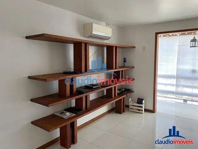 Apartamento 1 quarto e 1 banheiro, à venda ou para alugar, no bairro Ponta Leste em Angra dos Reis