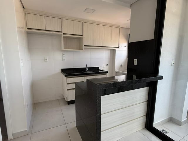 Apartamento com 109m² 2 quartos e 2 banheiros, para alugar, no bairro Centro em Cambé
