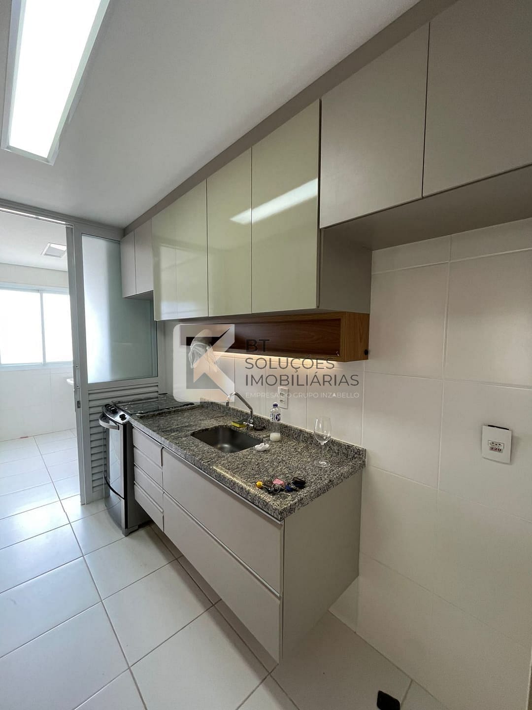 Apartamento para alugar com 2 quartos, 68m² - Foto 8
