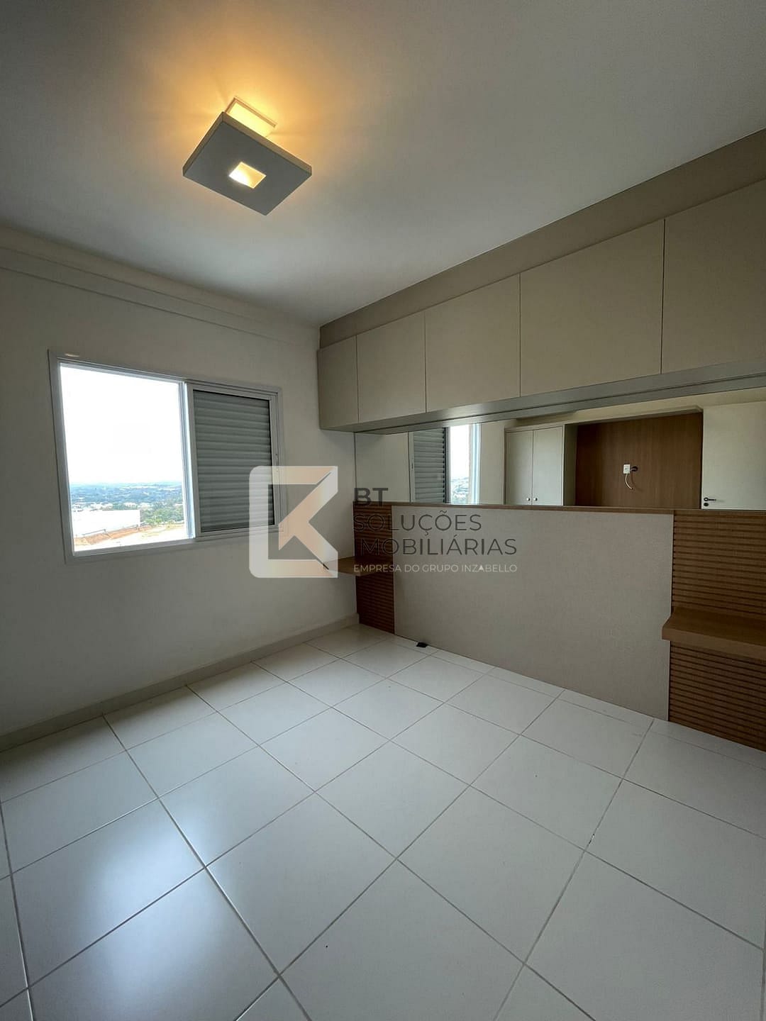 Apartamento para alugar com 2 quartos, 68m² - Foto 13