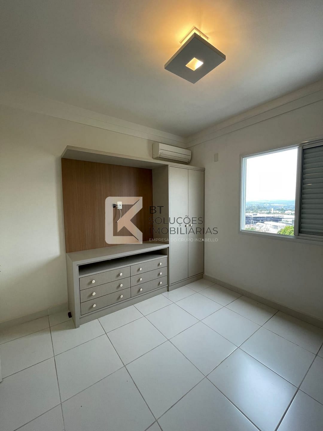 Apartamento para alugar com 2 quartos, 68m² - Foto 12