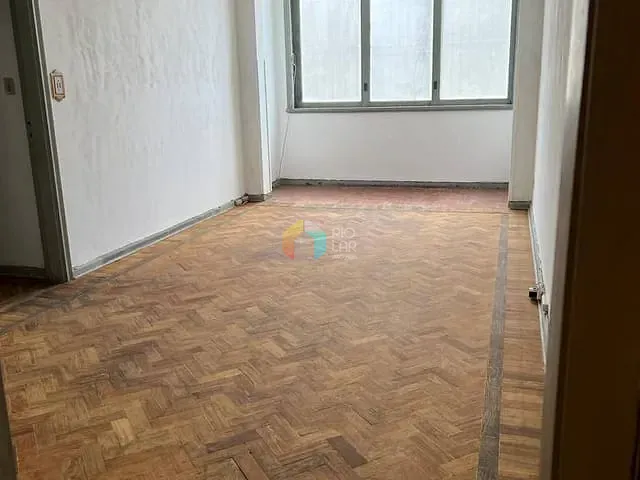 Apartamento com 124m² 3 quartos e 1 banheiro, à venda, no bairro Leme em Rio de Janeiro