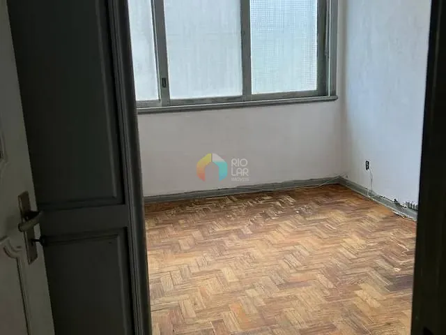 Apartamento com 124m² 3 quartos e 1 banheiro, à venda, no bairro Leme em Rio de Janeiro