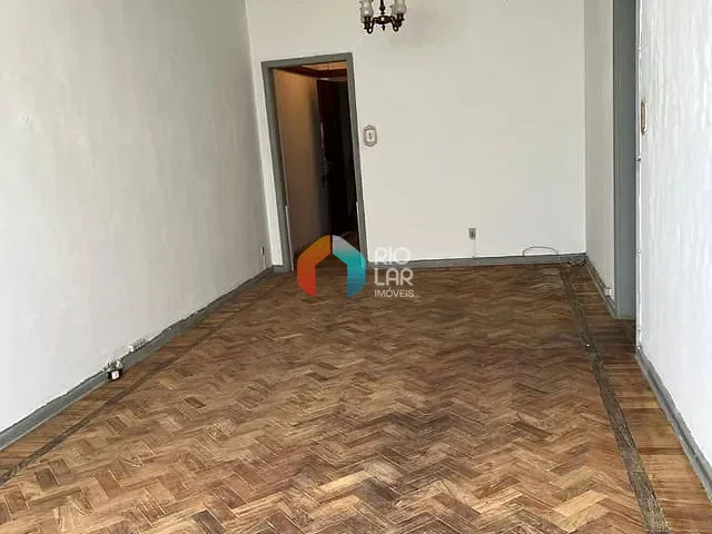 Apartamento com 124m² 3 quartos e 1 banheiro, à venda, no bairro Leme em Rio de Janeiro