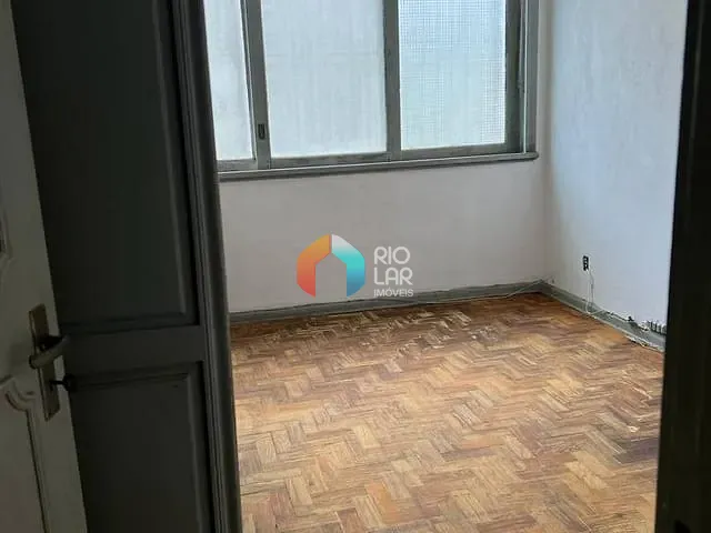 Apartamento com 124m² 3 quartos e 1 banheiro, à venda, no bairro Leme em Rio de Janeiro