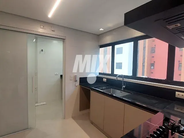 Apartamento 3 quartos e 3 banheiros, à venda, no bairro Moema em São Paulo