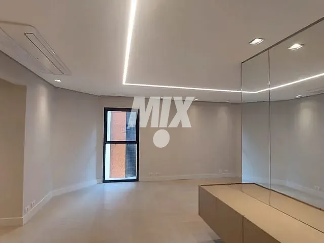 Apartamento 3 quartos e 3 banheiros, à venda, no bairro Moema em São Paulo