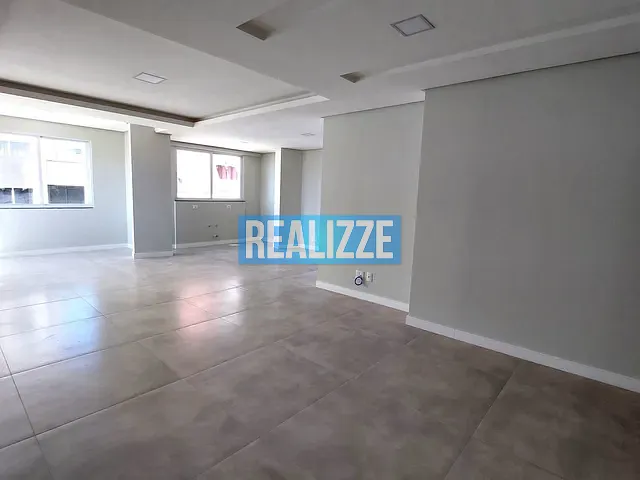 Apartamento 3 quartos e 2 banheiros, para alugar, no bairro Centro em Marau