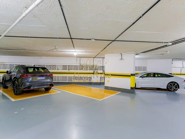 Apartamento com 510m² 4 quartos e 6 banheiros, à venda, no bairro Cabral em Curitiba