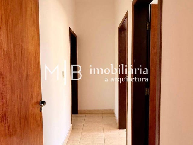 Apartamento 2 quartos e 2 banheiros, para alugar, no bairro Centro em Lavras
