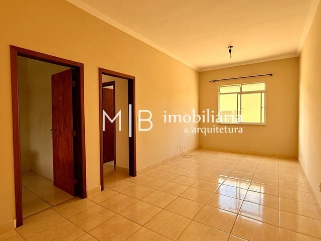 Apartamento 2 quartos e 2 banheiros, para alugar, no bairro Centro em Lavras