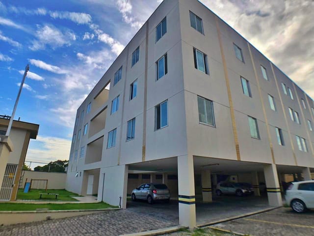 Apartamento 2 quartos e 2 banheiros, para alugar, no bairro Messejana em Fortaleza