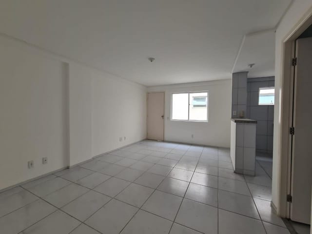 Apartamento 2 quartos e 2 banheiros, para alugar, no bairro Messejana em Fortaleza