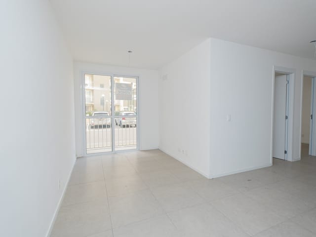 Apartamento com 62m² 2 quartos e 1 banheiro, à venda ou para alugar, no bairro Centro em Pelotas