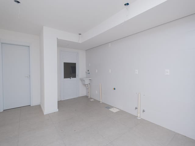 Apartamento com 62m² 2 quartos e 1 banheiro, à venda ou para alugar, no bairro Centro em Pelotas